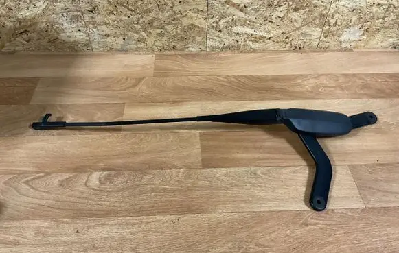 Ford Focus C-MAX Front wiper blade arm 3M5117526CA