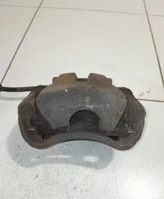 Toyota Camry Front brake caliper NOCODE