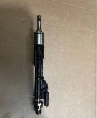 BMW X6 E71 Fuel injector 0261500109 60L0051920