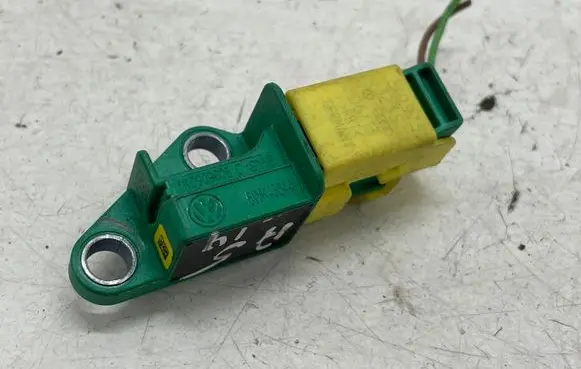 Audi A4 S4 B8 8K Airbag deployment crash/impact sensor 1K0909606C