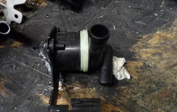 Audi A6 S6 C6 4F Electric auxiliary coolant/water pump 03L965561A