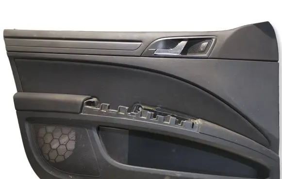 Skoda Superb B6 (3T) Front door card panel trim 3T1867011 8T1867011 3010113196110