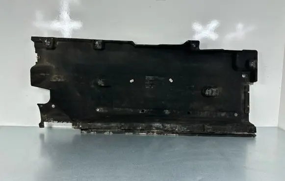Audi Q3 8U Side bottom protection 8U0825207
