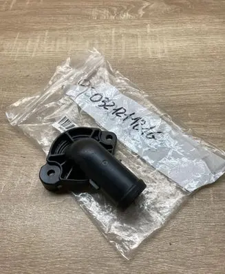 Volkswagen Golf VI Thermostat housing 032121121G