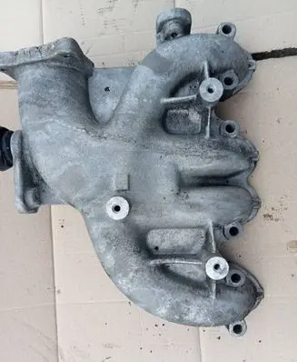Volkswagen PASSAT B5 Intake manifold 038129713AP