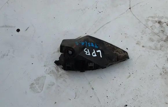 Fender mounting bracket