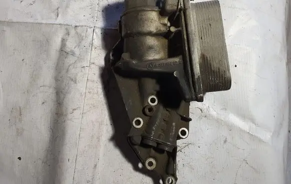 Mercedes-Benz ML W164 Oil filter mounting bracket A2721800210