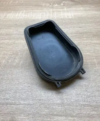 Volkswagen Touran I Headlight/headlamp dust cover 1305239232