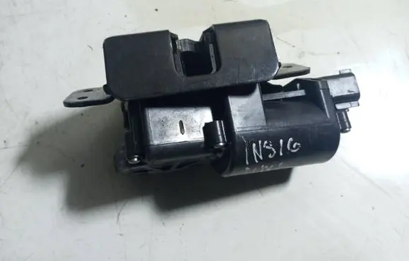 Opel Insignia A Loading door lock 
