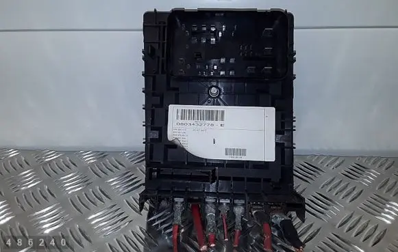 Volkswagen Tiguan Fuse module 1K0937125A