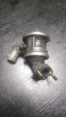 BMW 5 E34 Secondary air pump 1704887