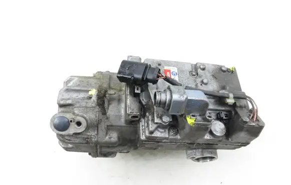 Volkswagen Touareg I Air conditioning (A/C) compressor (pump) 7P0820803G