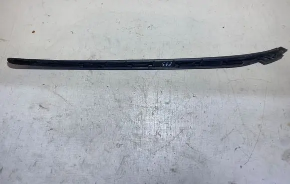 BMW 4 F32 F33 Front door glass trim molding 7296009 5131