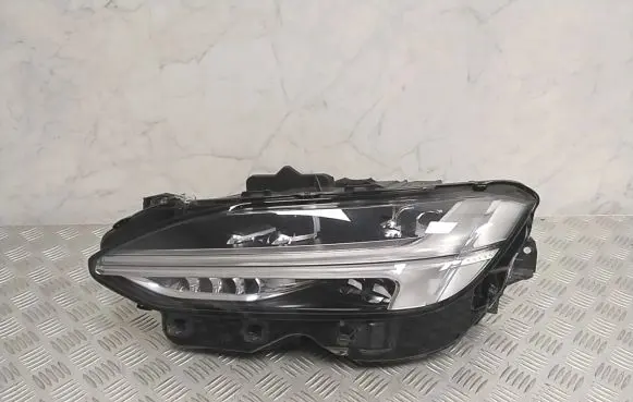Volvo S90, V90 Headlight/headlamp 32404739