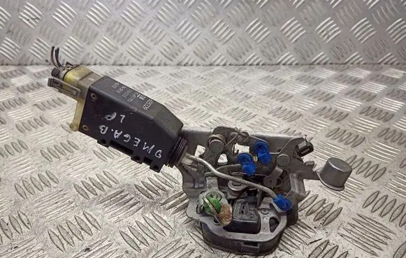Opel Omega B2 Front door lock 90493703
