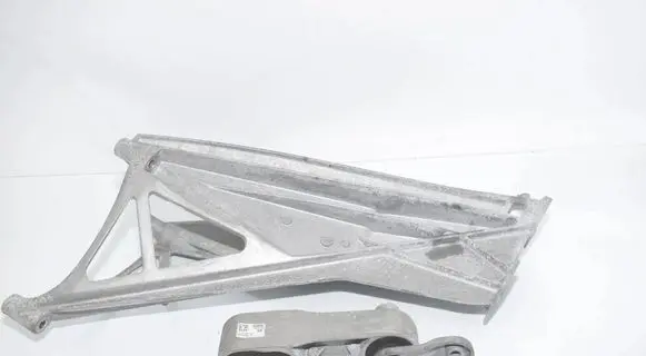BMW i3 Engine mounting bracket 6878936 6793362 22116878936