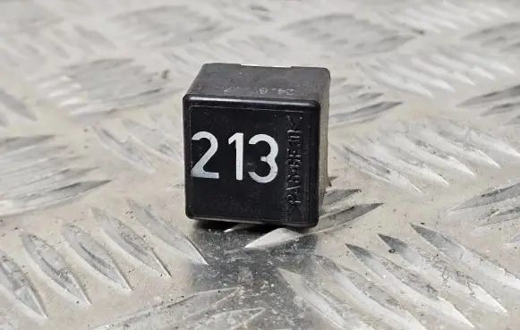 Audi A4 S4 B5 8D Other relay 443951253J