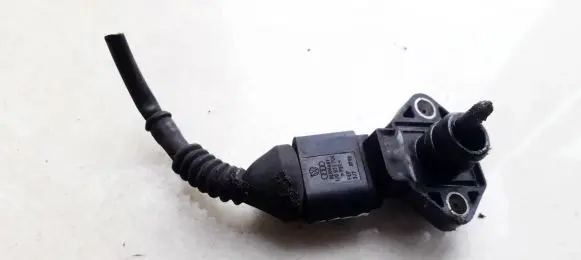 Volkswagen PASSAT B5 Air pressure sensor 0281002177 038906051