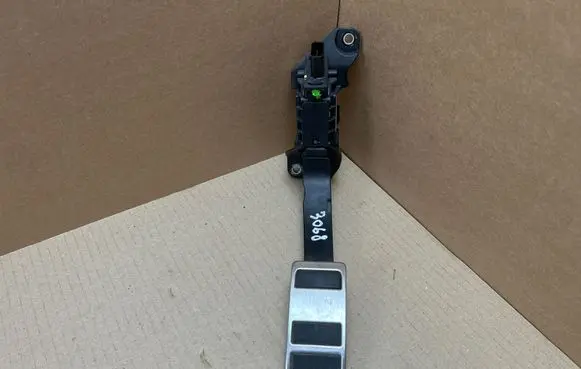 Ford Mustang Mach-E Accelerator throttle pedal LJ9C9F836CA
