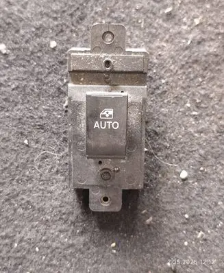 Opel Antara Quarter vent window switch 202007457