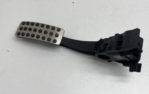 Mercedes-Benz CLA C117 X117 W117 Accelerator throttle pedal A2463001604