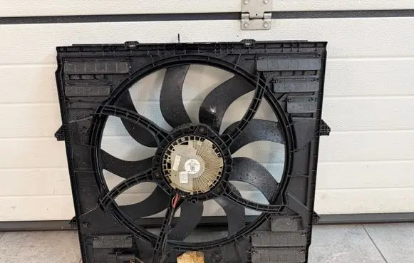 Volkswagen Amarok Electric radiator cooling fan 2H6121203A