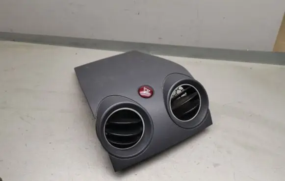 Mitsubishi Colt Dash center air vent grill MR951746