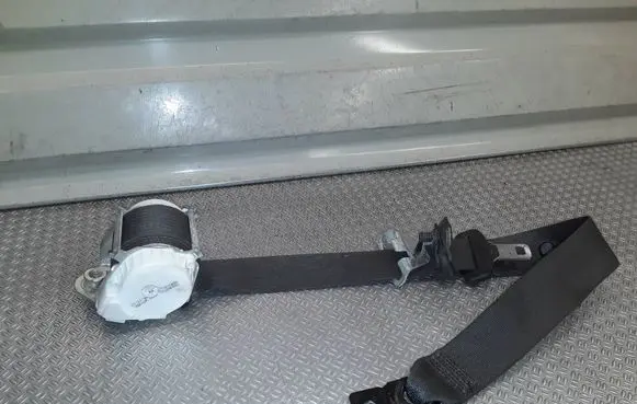 Opel Meriva B Front seatbelt 13305706