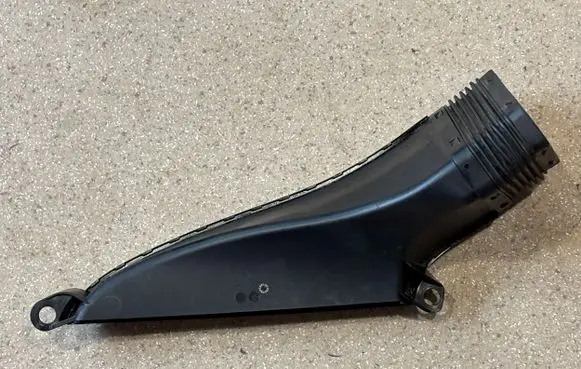 Audi A6 S6 C8 4K Air intake duct part 4K0129520C