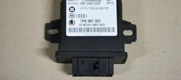 Volkswagen Touareg II Light module LCM 7P6907357
