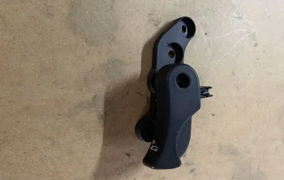 BMW X1 F48 F49 Engine bonnet (hood) release handle 7326517