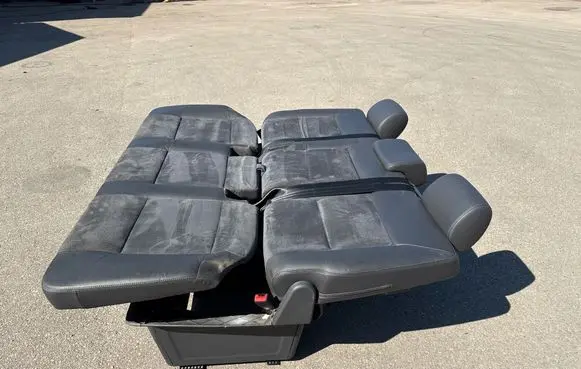 Volkswagen Multivan T5 Third row seats