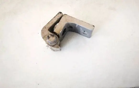 Skoda Octavia Mk2 (1Z) Rear door lower hinge 1z0833412b