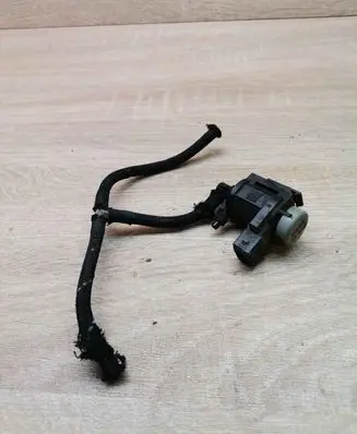 Audi A6 S6 C5 4B Vacuum valve 1J0906283A