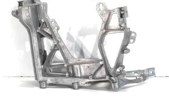 Mercedes-Benz C W205 Headlight/headlamp mounting bracket A2056221600