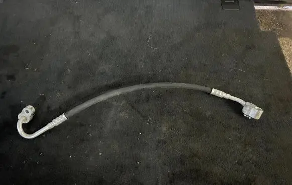 Audi Q7 4L Air conditioning (A/C) pipe/hose 4L0820739 52409154