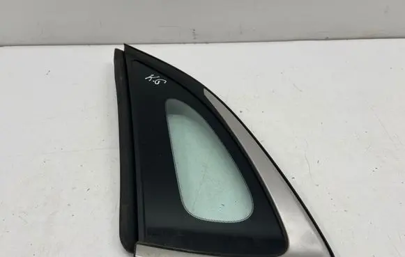Mazda CX-30 Rear side window