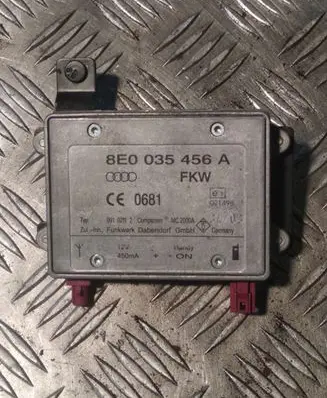 Audi A4 S4 B6 8E 8H Antenna control unit 8E0035456A
