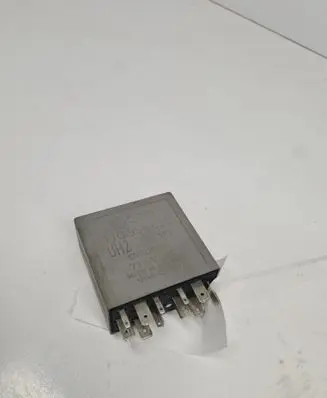 Volkswagen Golf IV Window wiper relay 1J0955531 192