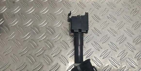 Headlight washer spray nozzle