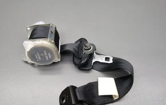 Suzuki Swift II Rear seatbelt 8496068L0 C085501