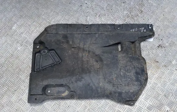Center/middle under tray cover