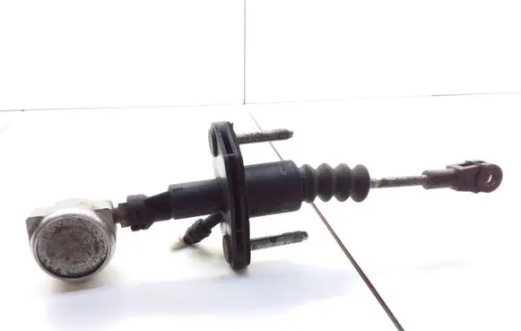 Clutch slave cylinder