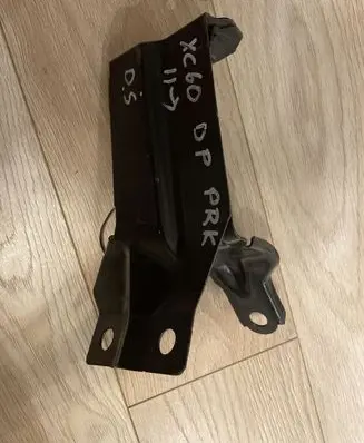 Volvo S60 Radiator support slam panel bracket 31261932