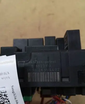 Volvo V70 Fuse module 945993 518322110