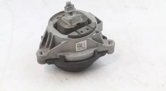 Engine mount bracket