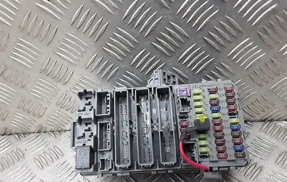 Honda CR-V Fuse module swae621