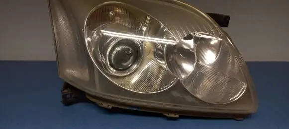 Toyota Avensis T250 Headlight/headlamp