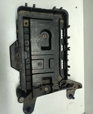 Volkswagen Tiguan Battery tray 1K0915333
