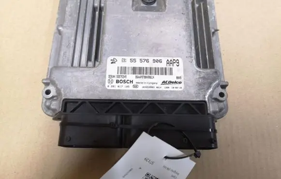 Opel Insignia A Engine control unit/module 55576906 55575349